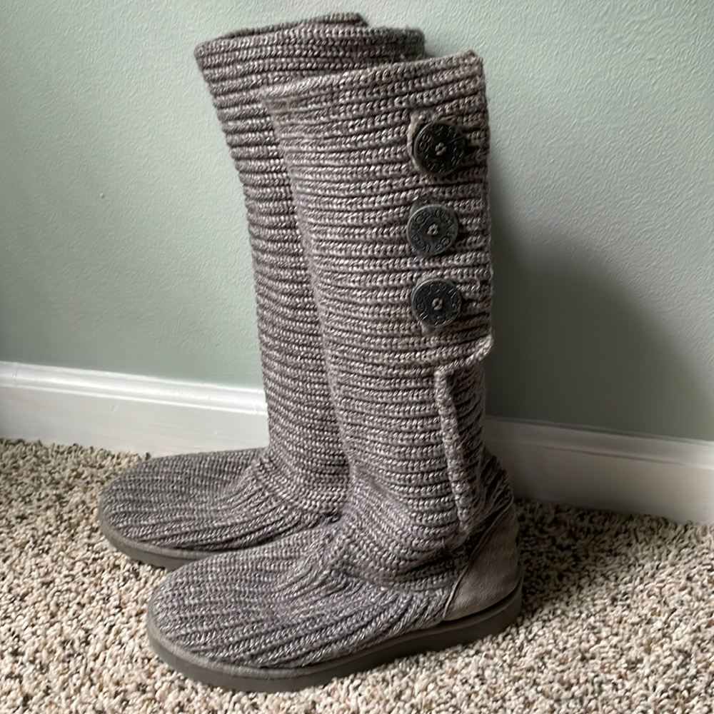 Ugg knitted boots size 8